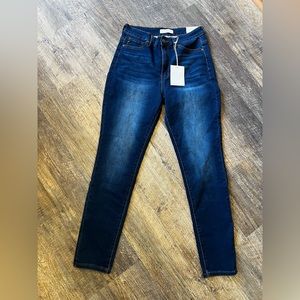 New with tags - Kancan super skinny jeans